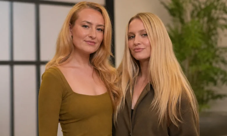 Amelia Dimoldenberg Sister